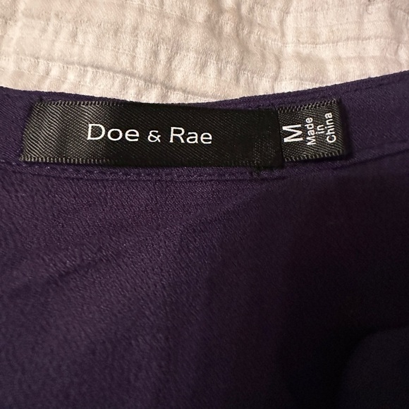 Doe & Rae V-Neck Tunic Button Down Top - NWOT - Size M - Picture 6 of 9